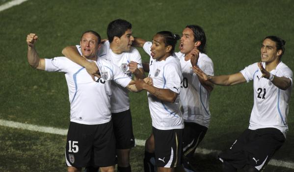 Файл:Perez goal 2011.jpg